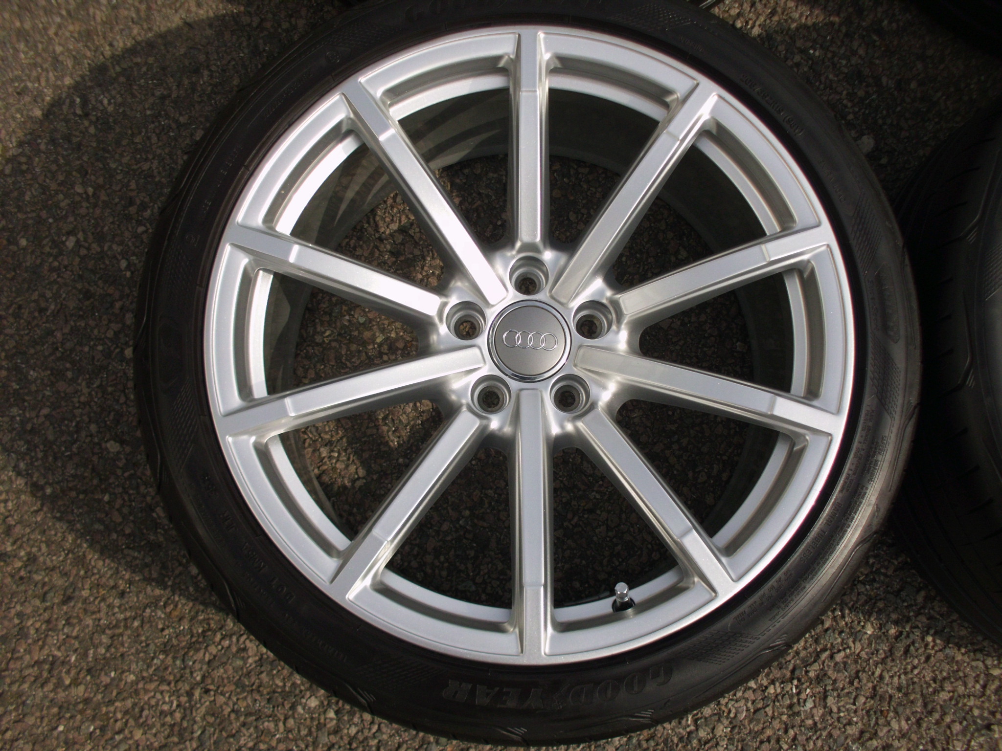 USED 19" GENUINE AUDI B8 RS4 RS5 ALLOY WHEELS,FULLY REFURBED INC GOODYEAR TYRES, 5X112 9" ET29